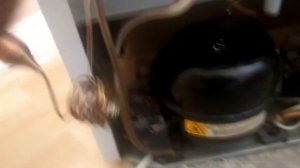 Не холодит холодильник АТЛАНТ.Устанавливаем плачущий испаритель.т.80296524248 т2881453