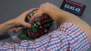 Собрал самый большой кубик Рубика в мире 13х13   Самая сложная головоломка