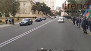 На улицах Баку массовое шествие по случаю победы Азербайджана над Арменией