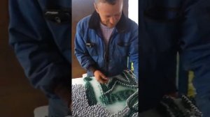 Способ покраски оцинкованных саморезов с помощью уникальной бригады.