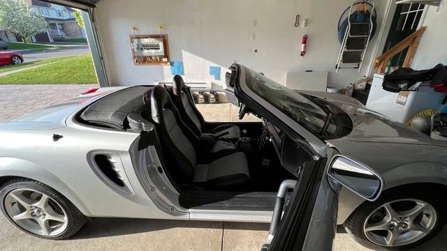 2005 Toyota MR2 Spyder - New Seat Covers from Ridies.com смотреть онлайн