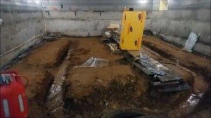 Делаем свет в подвале. Купить щебень вторичку. Продолжаем делать дренаж подвала