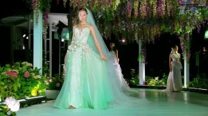 Особенный показ состоялся в модном доме Валентина Юдашкина