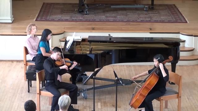Matt, Lia & Lillian play Oblivion by Astor Piazzolla смотреть онлайн