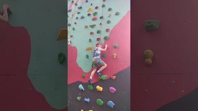 2022 06 18 Лерка на скалодроме