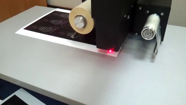 Печать лаком на визитках с помощью Foil Print смотреть онлайн