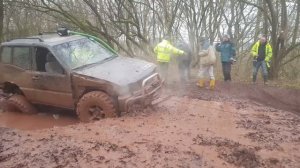 Nissan Patrol vs Nissan Terrano рубимся на танковом полигоне Offroad Mammutparck