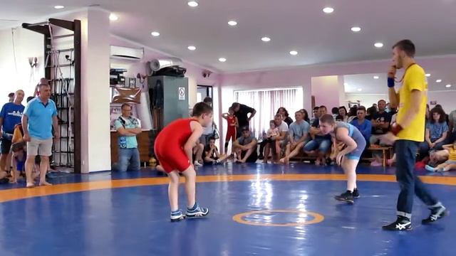 Стенка на стенку: Мелитополь, Токмак, Николаев смотреть онлайн