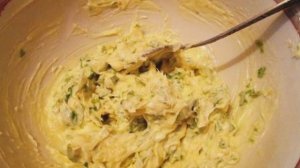 Батон с чесноком и зеленью