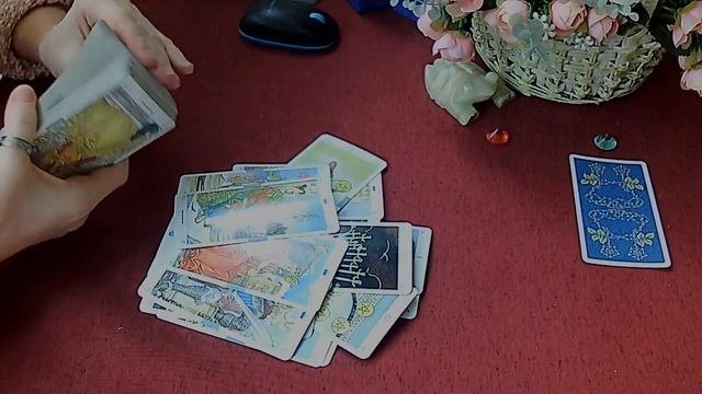 Почему он молчит Когда объявится.Расклад Таро Live Гадание онлайн.