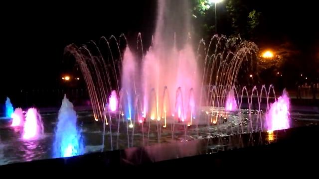 Харьковские фонтаны начали работать 30.04.16 смотреть онлайн
