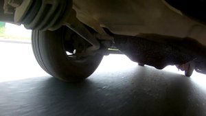 Работа передней подвески ВАЗ-2115 в движении