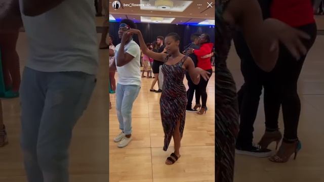 Bev Flowers dancing kizomba/ kompa to Mon Soleil ? смотреть онлайн