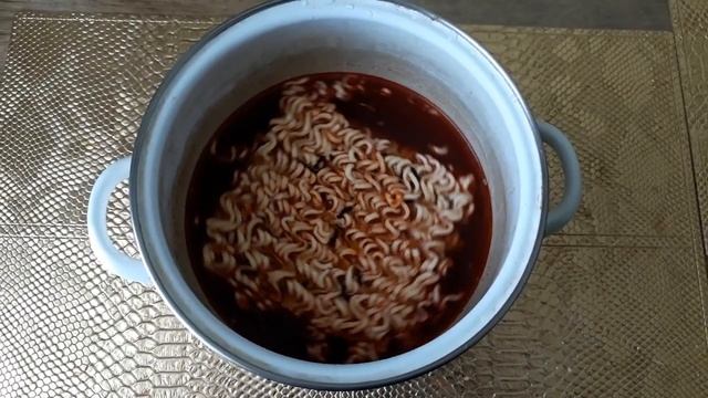 Самая острая лапша в мире перед дегустацией! 2x Spicy Chicken Samyang. Made in Korea смотреть онлайн
