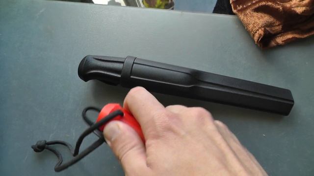 Взглянем на нож Mora 510 без гарды, сравнение с craftline Q 511 смотреть онлайн