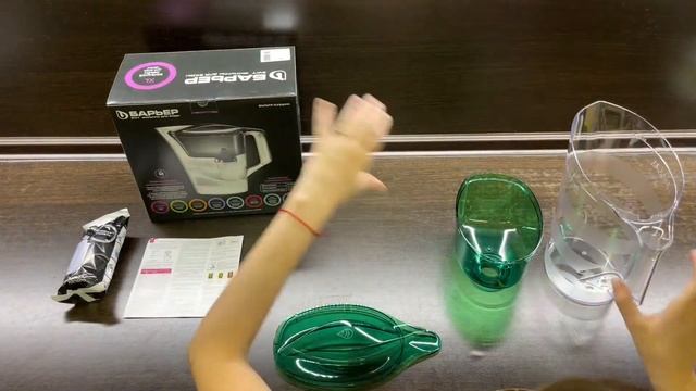 Фильтр-кувшин БАРЬЕР Твист Зеленый смотреть онлайн