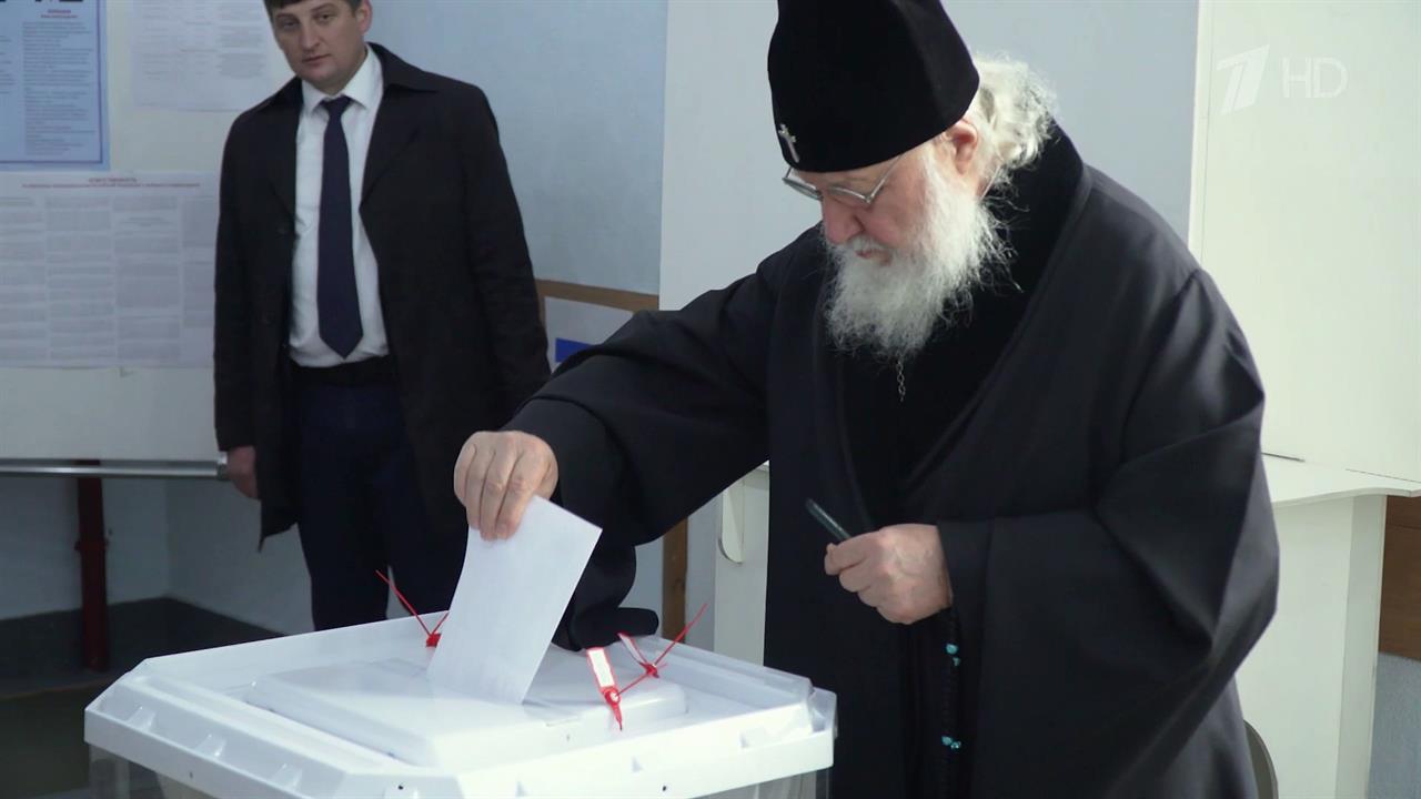 Завершился первый день трехдневного голосования, которое проходит по всей России