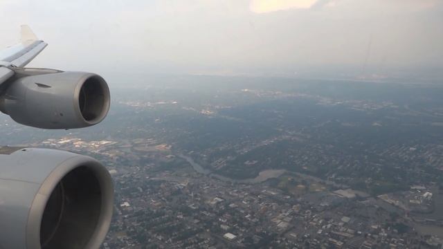 Lufthansa Airbus A340-600 - spectacular landing at Newark Liberty International Airport смотреть онлайн
