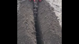 Траншеекопатель DIGGER в работе