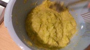 ОЛАДЬИ ИЗ КАБАЧКОВ С МАНКОЙ