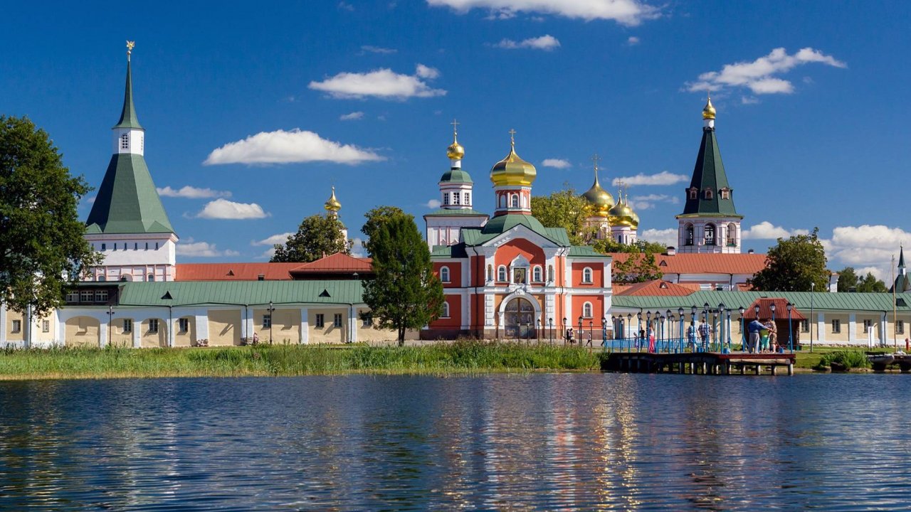 Валдай. Иверский Богородицкий монастырь