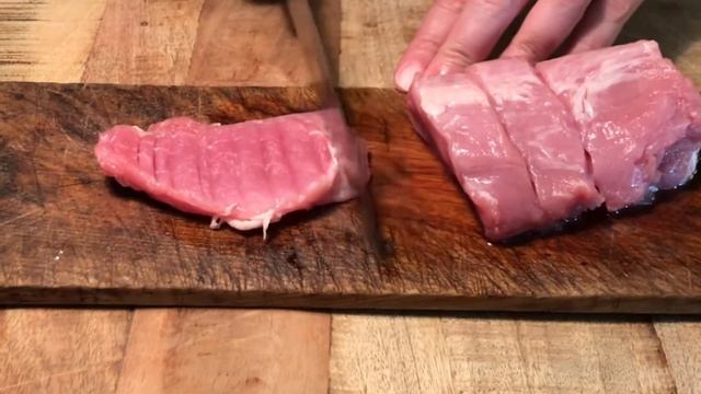 Мясо на отбивные ? | Как отбить без молотка, шума и брызгов смотреть онлайн