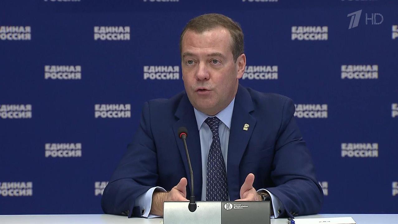 Руководители 13 регионов возглавят у себя отделения партии "Единая Россия"