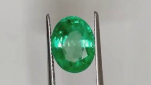 Великолепный изумруд из Замбии вес 3,45 карата.