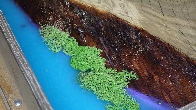 Заливка столешницы эпоксидной смолой СВОИМИ РУКАМИ!!! Как правильно замешивать эпоксидную смолу!.mp4