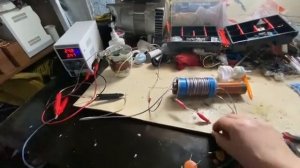 Резонансный качер, и дополнительный колебательный контур в резонансе меняет потребление куда угодно