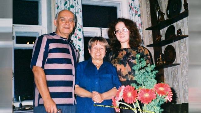 Песня "Старый клён" - Заслуженная артистка России Татьяна Шереметева и ансамбль "Вишнёвый Сад" смотреть онлайн