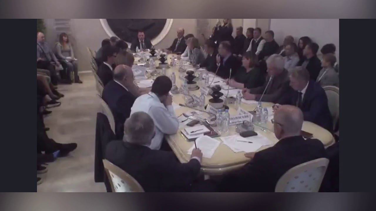 Александр Моор выступил с докладом на совещании в Общественной палате смотреть онлайн