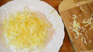 Салат Нежный с крабовыми палочками и сыром