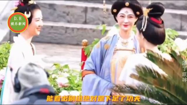 杨紫戏时不小心亲到肖战，害羞得直捂脸，看肖战的反应好宠溺 смотреть онлайн