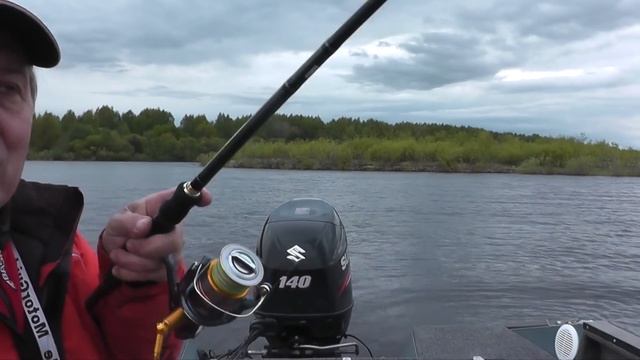 Жерех и окунь. Ловля на вибы (раттлины). #НовосадовLive смотреть онлайн