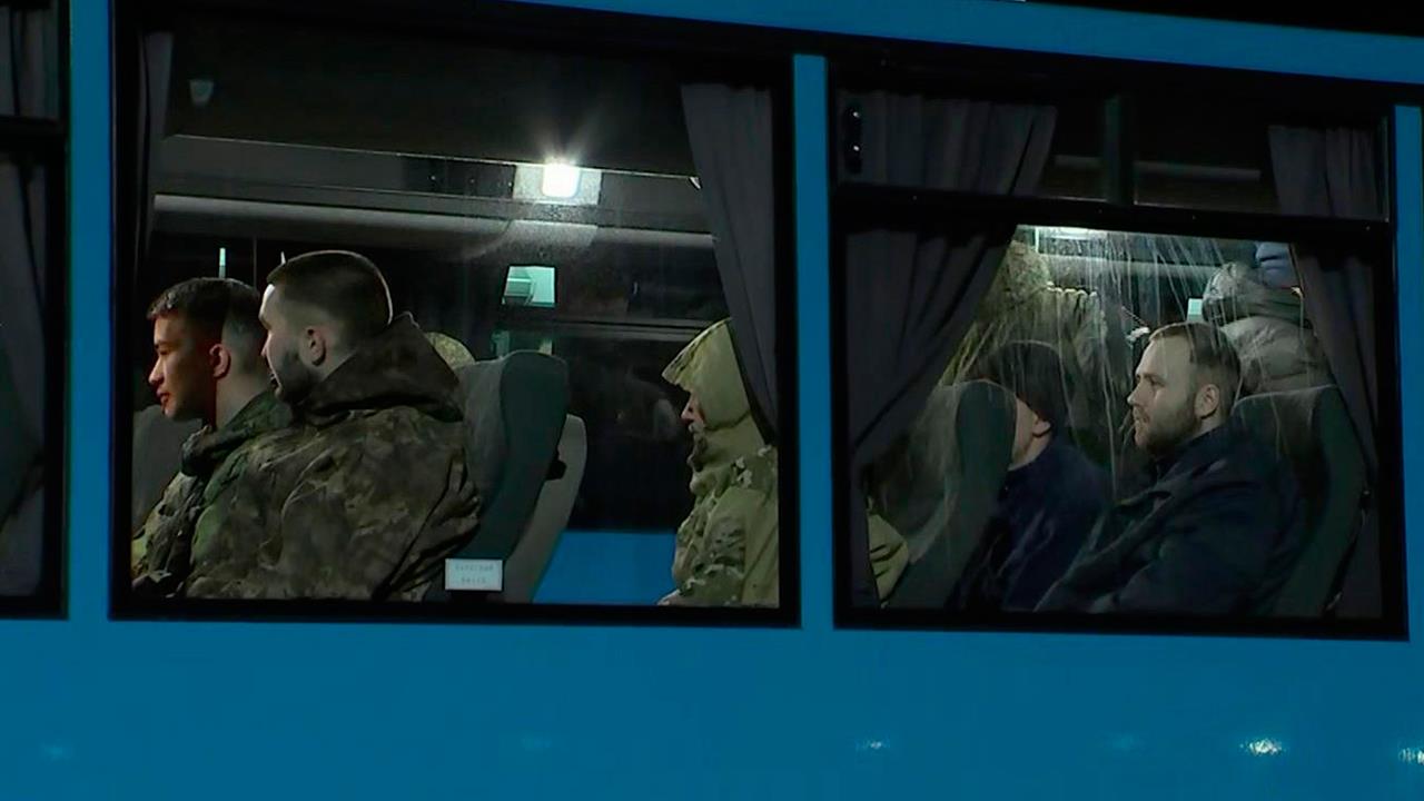 Еще 50 российских военных вернулись из украинского плена и рассказали, что им пришлось пережить