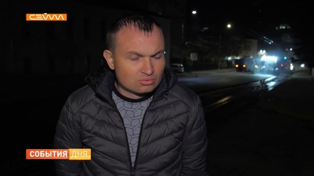 На улице Красной Армии начали укладывать верхний слой асфальтобетона смотреть онлайн