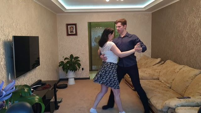 «Вальс Победы» с Ильей Есиным, артистом ансамбля народного танца «Потешки» смотреть онлайн