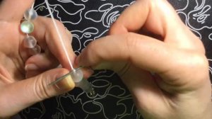 Узелки между бусинами | Как сделать браслет из бусин с узелками