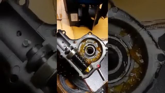 Разбор насадки-культиватора для триммера 26мм (9T) (пропольник, окучник, сабельные фрезы) E0076 смотреть онлайн