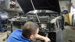 Хендай акцент, рихтовка крыла, замена капота, выставление зазоров, ремонт усилителя.