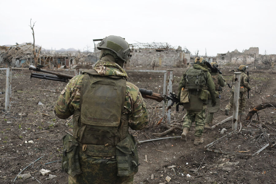 «Военная хроника». армия России взяла под контроль шиноремонтный завод в Марьинке