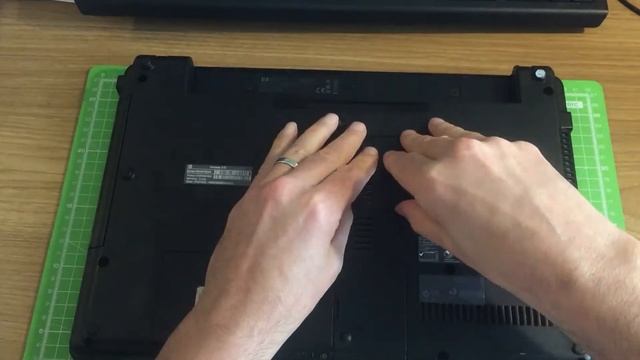 HP Compaq 615 Laptop RAM LOCATION - Replace & Upgrade смотреть онлайн