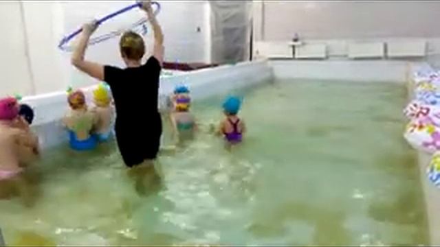 Занятие в бассейне. 2Встреча пингвинёнка Лоло с друзьями". Средняя смотреть онлайн