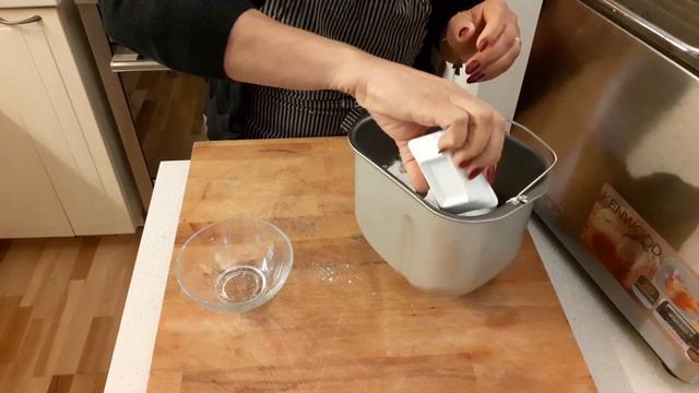 PANE FACILE E VELOCE FATTO IN CASA CON LA MACCHINA DEL PANE DI CUCINARE CON ARIANNA смотреть онлайн