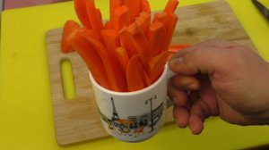 Морковные палочки  - их просто обожают дети.