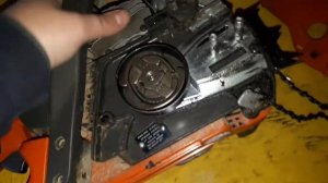 КАК СНЯТЬ ЗВЕЗДОЧКУ С ПИЛЫ. Husqvarna 135 Mark.