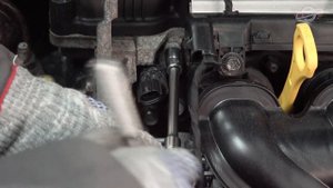 Замена Клапана контроля давления масла двигателя на Hyundai Solaris