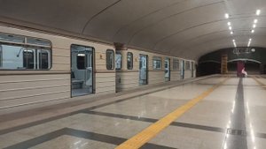 Пустой салон в поезде. Метропоезд 81-553,554,555 "Казань" в метро Казани. @TravelTatarstanOnelove