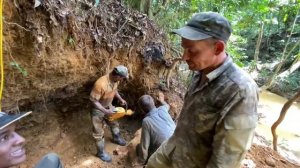 Доминикана/ Найти золото/ Поиск в каньёне на речушке